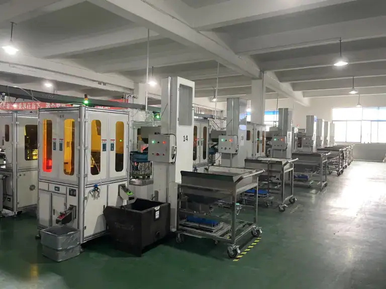 Automated manufacturing machinery at Oukailuo factory.